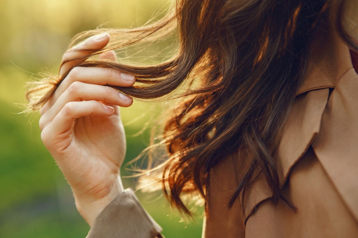 cabello-y-uñas-después-del-verano-autofarmacia-consell